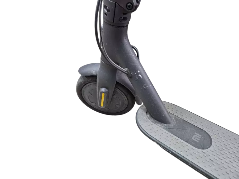 XIAOMI MI ELECTRIC SCOOTER ESSENTIAL 20KM/H DO 20KM 250W 5200MAH DO 100K