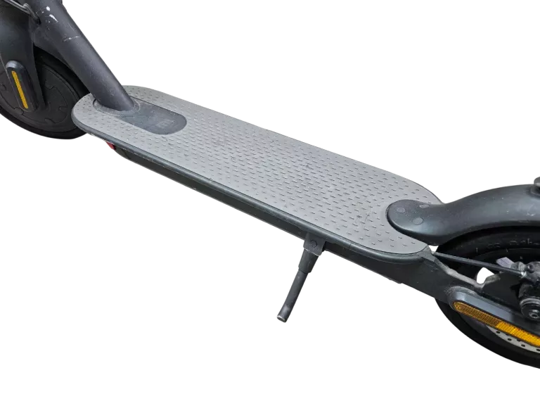 XIAOMI MI ELECTRIC SCOOTER ESSENTIAL 20KM/H DO 20KM 250W 5200MAH DO 100K