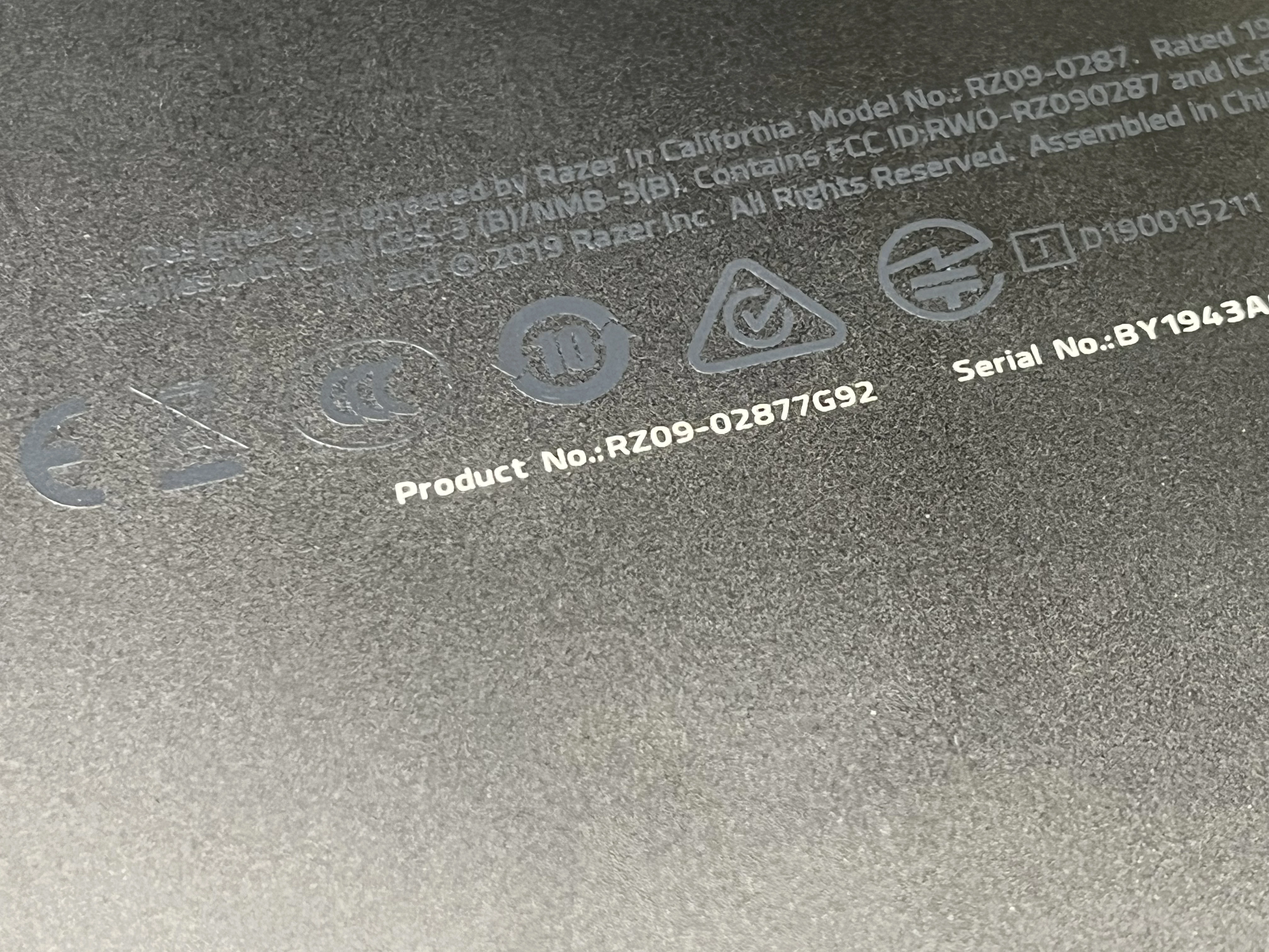 razer-blade-17-pro-32gb1tb-i7-9750h-26ghz-rtx2070-max-q-8gb-liczba-rdzeni-procesora-4329-12