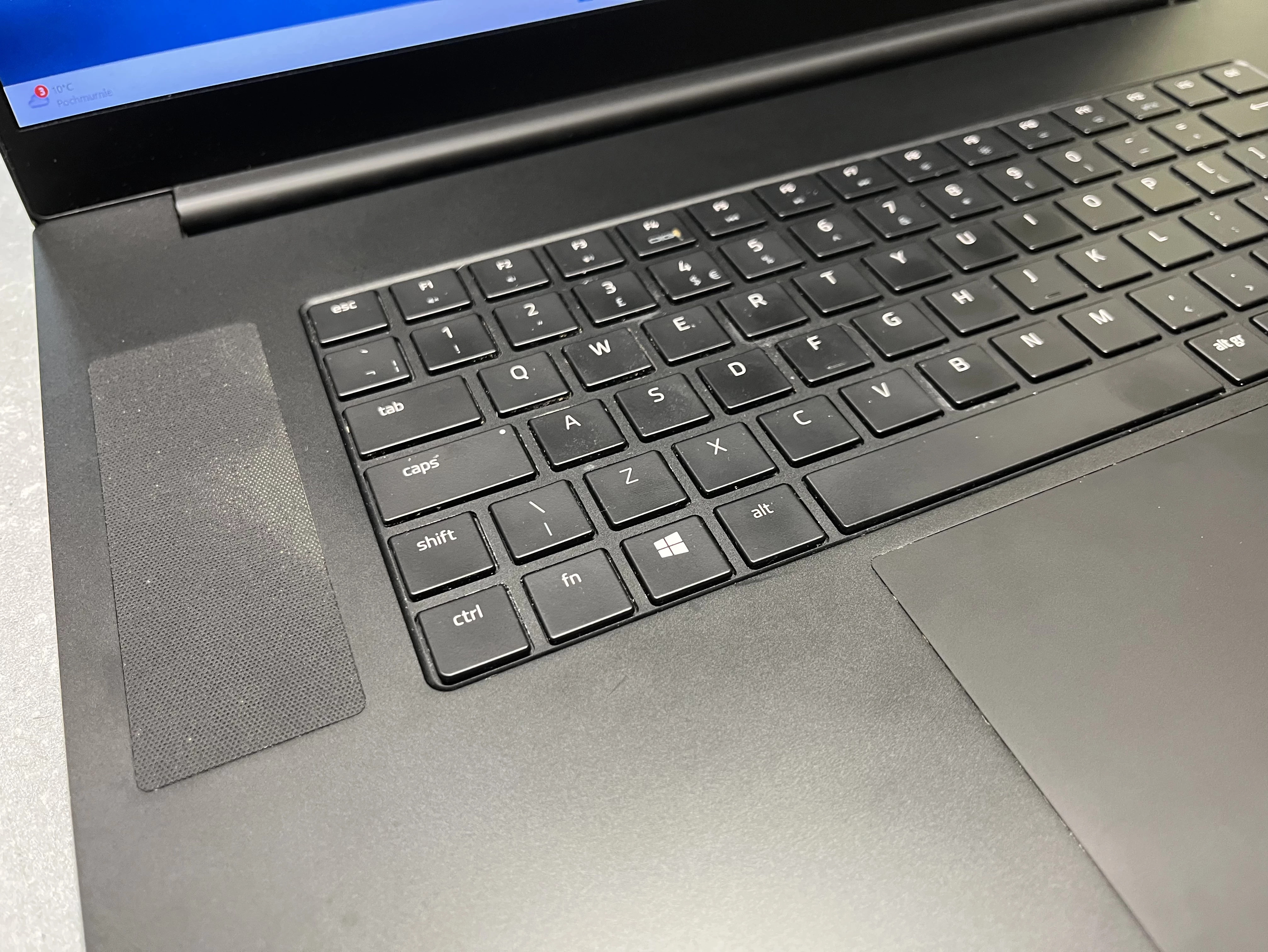 razer-blade-17-pro-32gb1tb-i7-9750h-26ghz-rtx2070-max-q-8gb-stan-11323-2