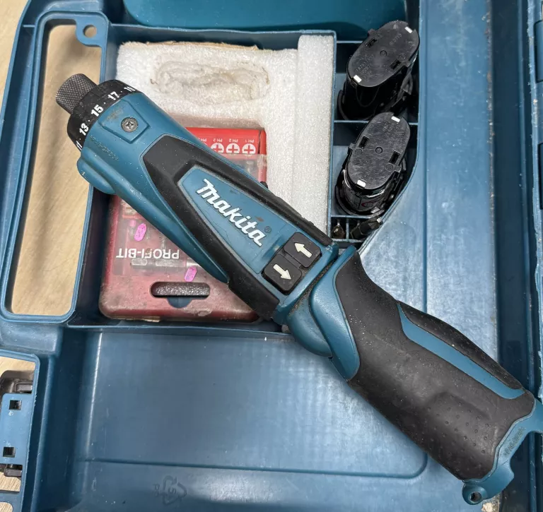 WKRĘTAK MAKITA DF010D + WALIZKA