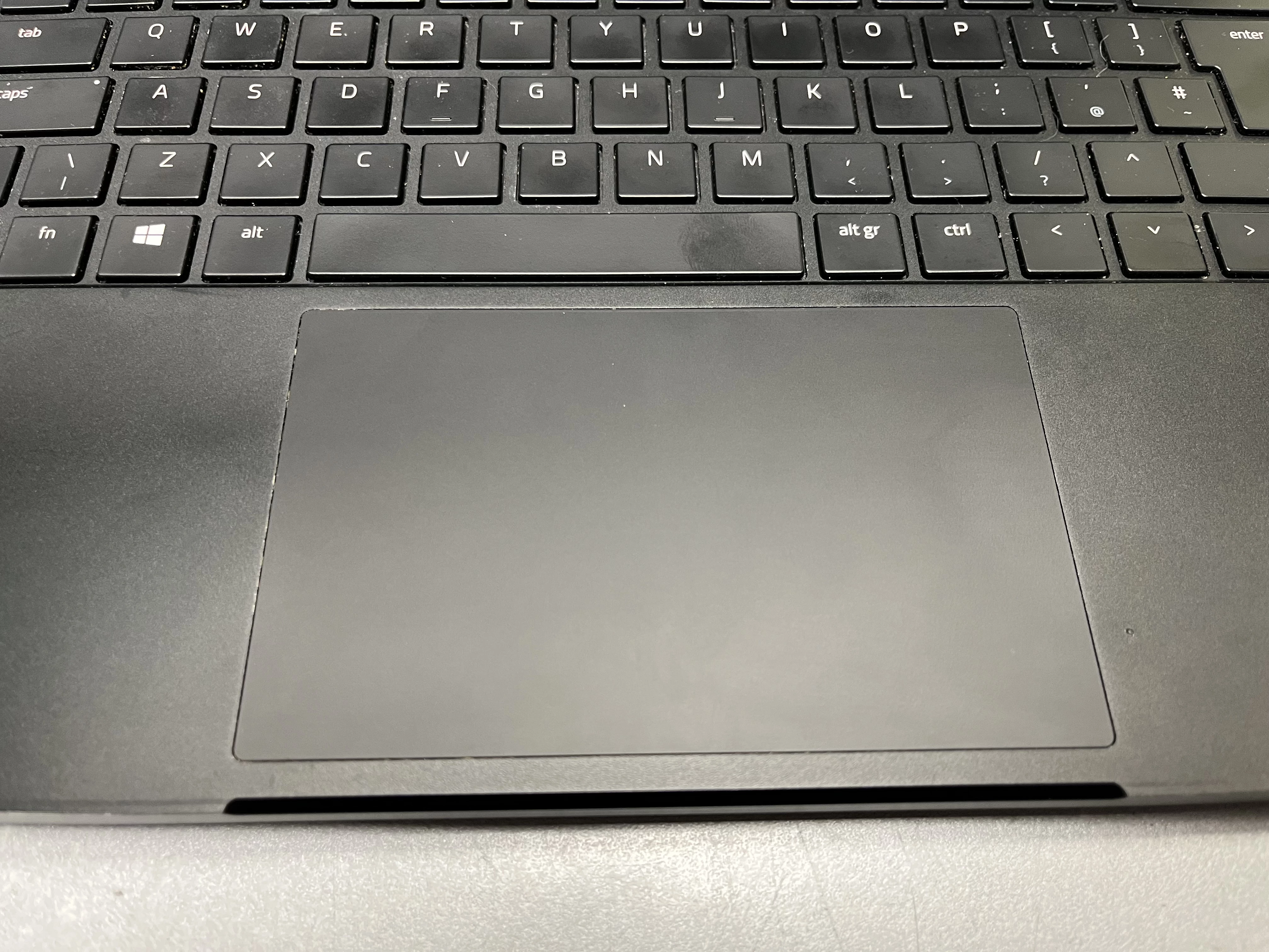 razer-blade-17-pro-32gb1tb-i7-9750h-26ghz-rtx2070-max-q-8gb-przekatna-ekranu-1730