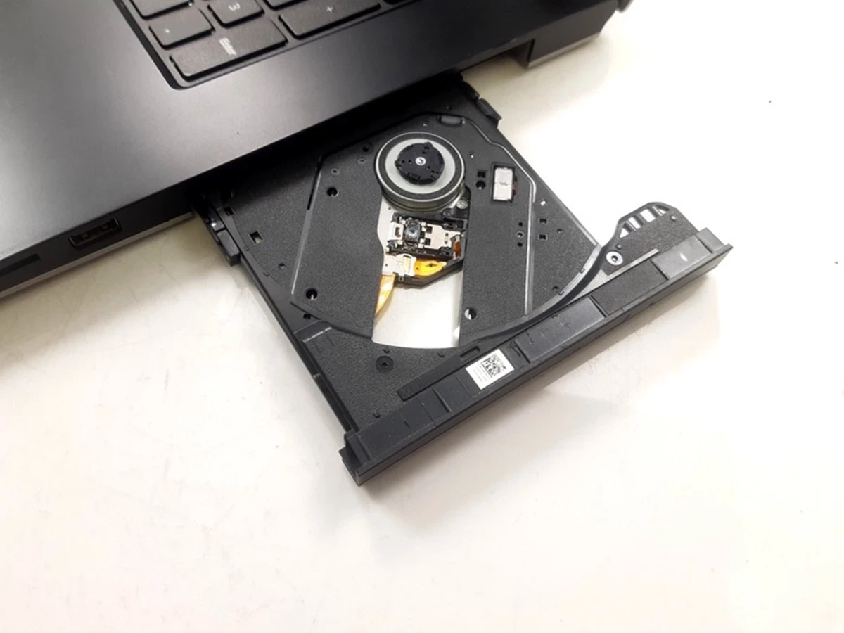 laptop-dell-inspiron-17-p26e-8gb1tb-i5-win-7-przekatna-ekranu-1730