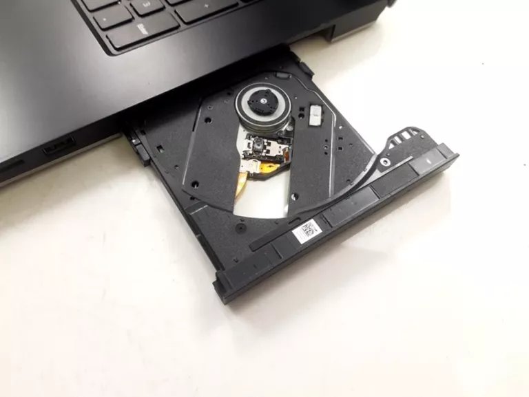 laptop-dell-inspiron-17-p26e-8gb1tb-i5-win-7-przekatna-ekranu-1730