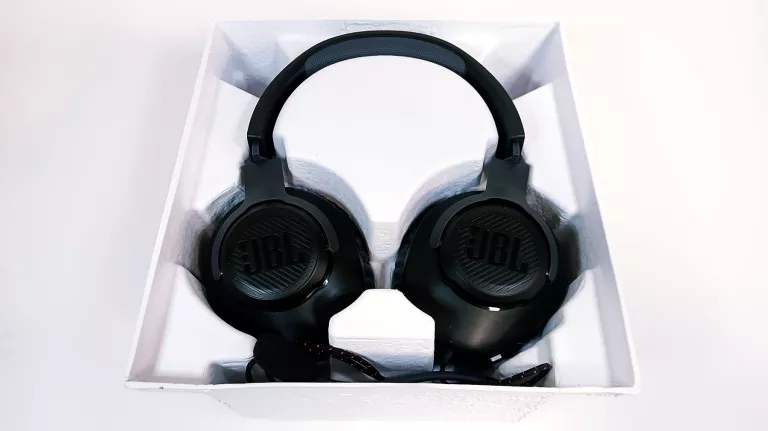SŁUCHAWKI PRZEWODOWE JBL QUANTUM 100 / KOMPLET