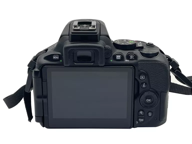 APARAT NIKON D5600 + OBIEKTYW NIKOR VR 18-55MM ZESTAW! PRZEBIEG 15K!