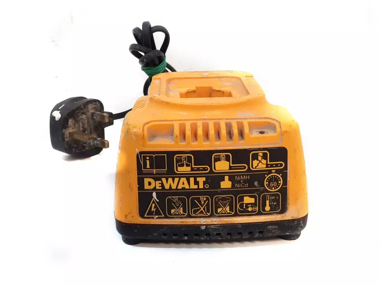 ORYGINALNA ŁADOWARKA DEWALT DE9116 TYPE 2 7.2-18V 2,8A 230V