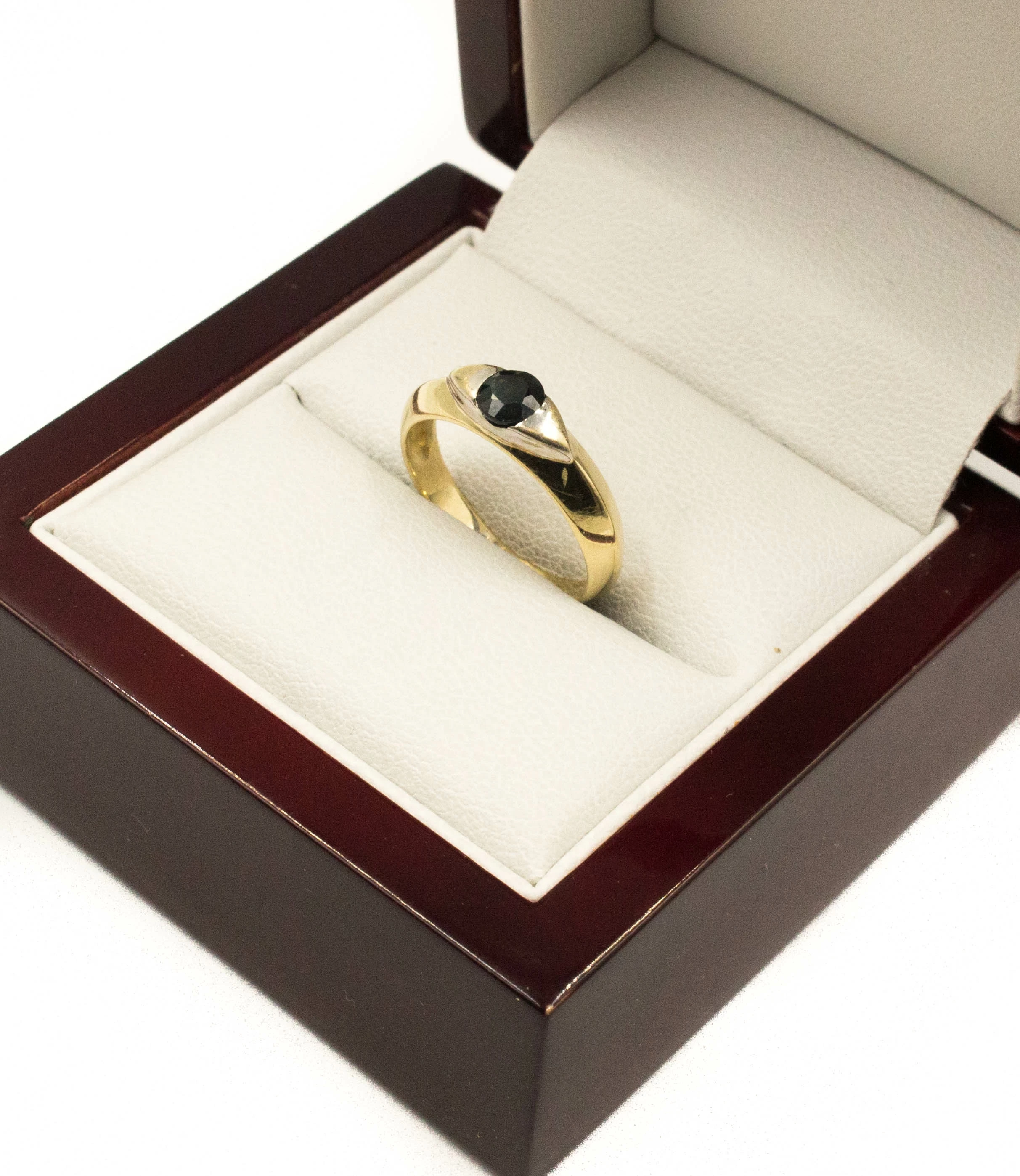 zloty-pierscionek-z-czarnym-oczkiem-r11-14k-w233g-rodzaj-2205-2