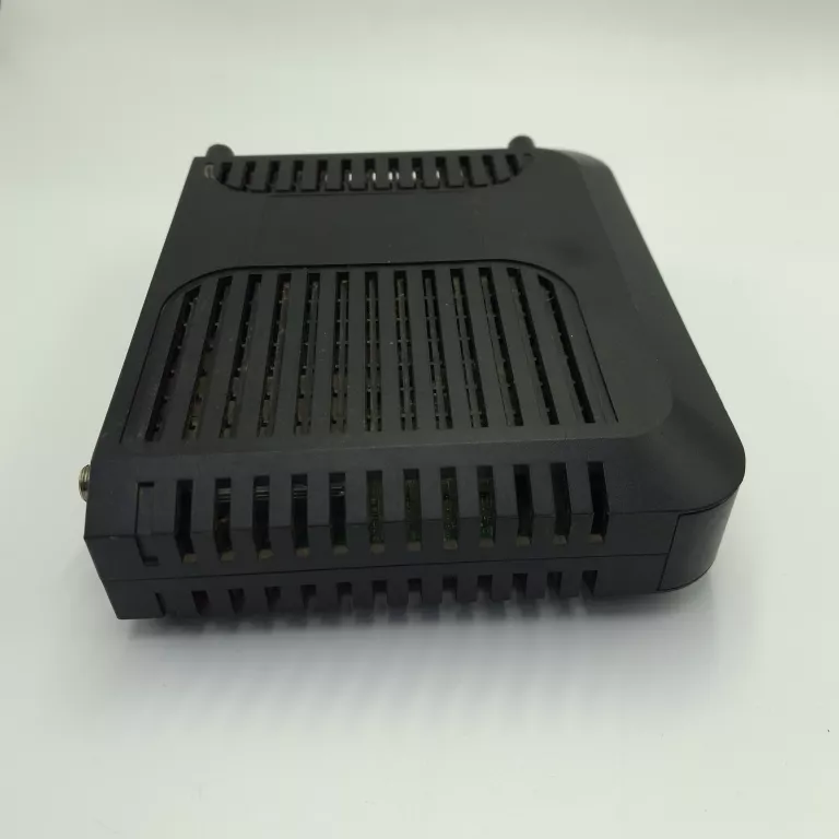 MODEM KABLOWY CISCO EPC3208 EURODOCSIS 3.0 / ETHERNET X1