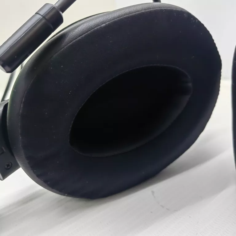 SŁUCHAWKI PRZEWODOWE RAZER RZO4-0375 W KARTONIE