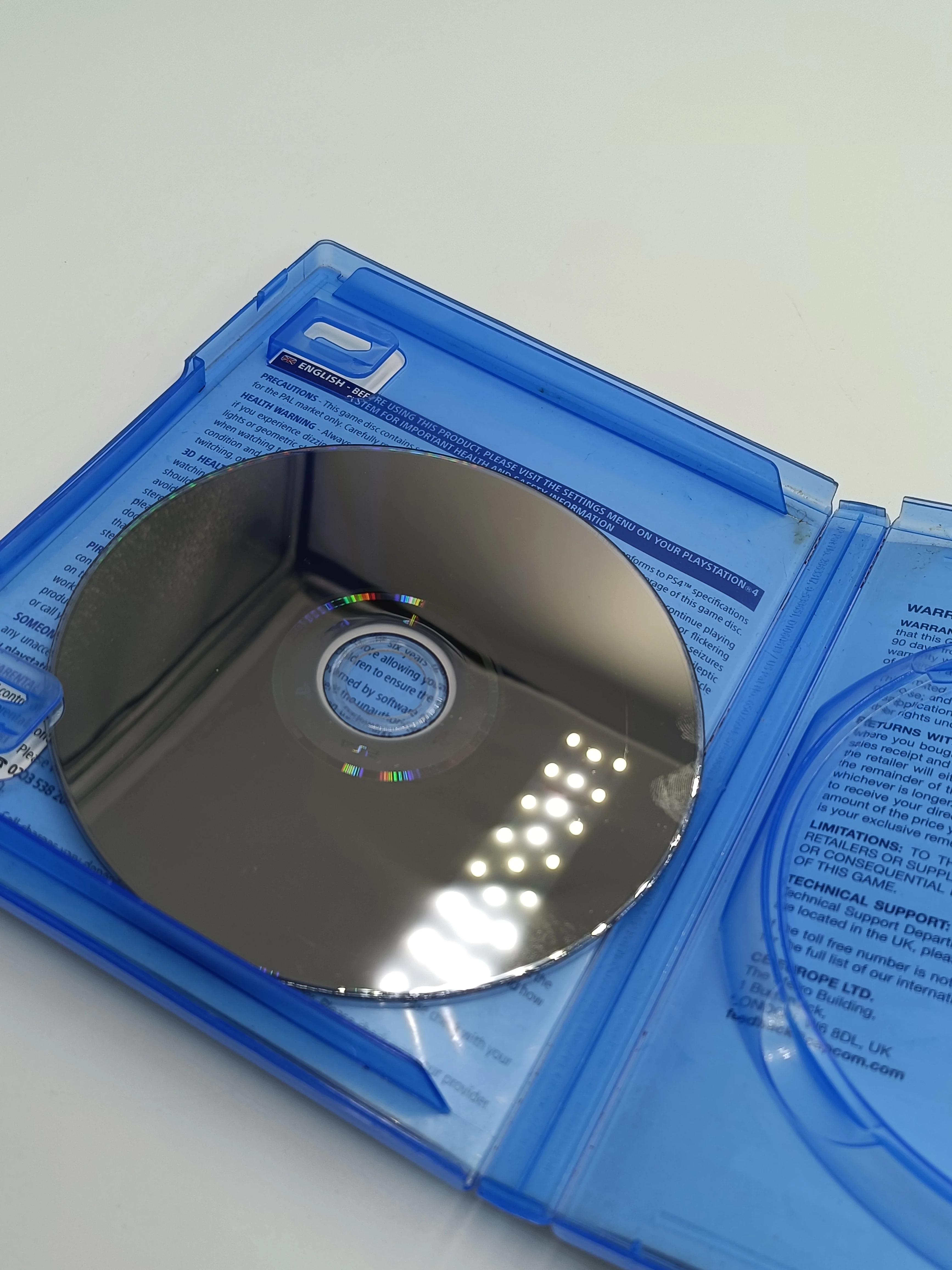 gra-na-ps4-resident-evil-7-vii-biohazard-ps4-stan-11323-2