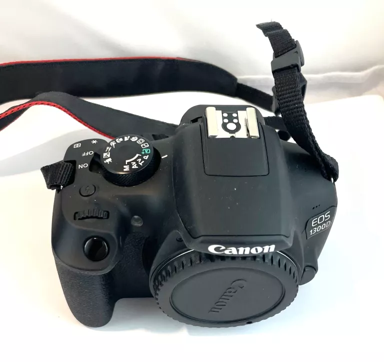APARAT CANON EOS 1300D DS12621