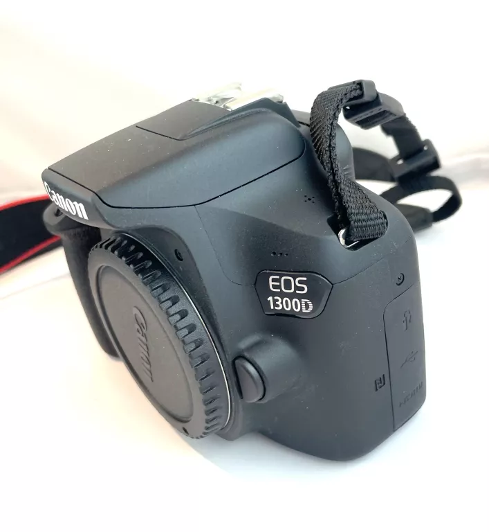 APARAT CANON EOS 1300D DS12621