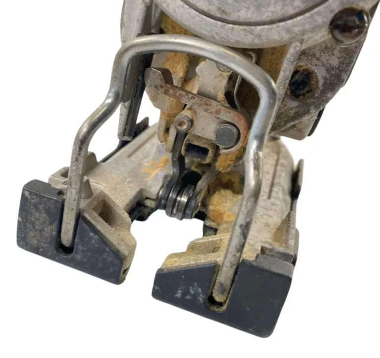 WYRZYNARKA DEWALT DW333K-OS - 701 W