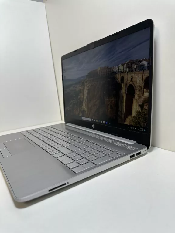 LAPTOP HP 15-DW1000NW 15.6" I3-10110U/8RAM/256SSD/WIN11 WARTO/OKAZJA