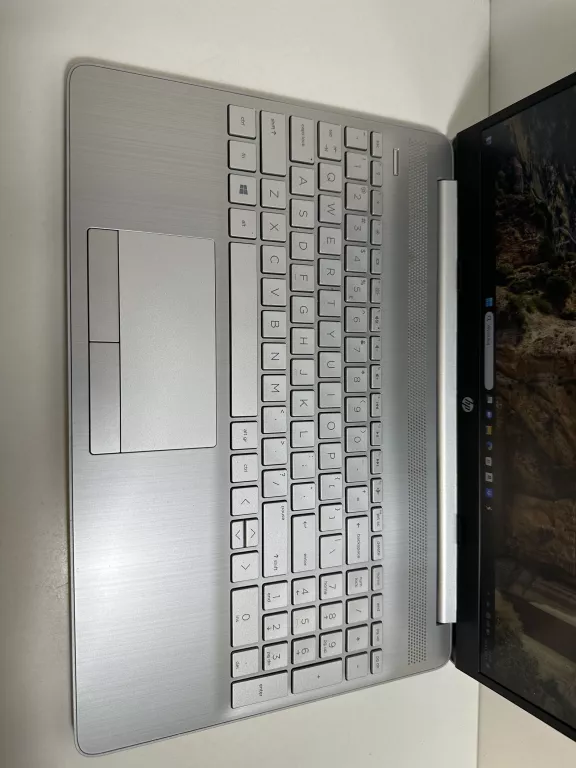 LAPTOP HP 15-DW1000NW 15.6" I3-10110U/8RAM/256SSD/WIN11 WARTO/OKAZJA