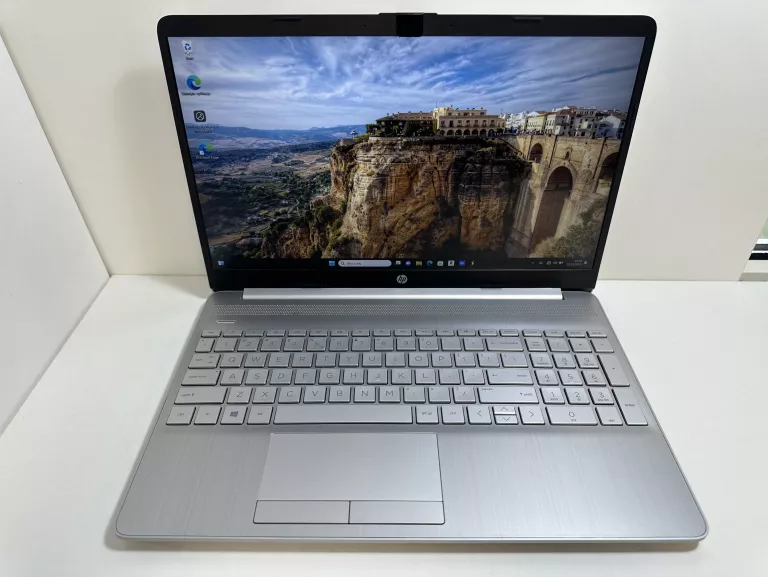 LAPTOP HP 15-DW1000NW 15.6" I3-10110U/8RAM/256SSD/WIN11 WARTO/OKAZJA