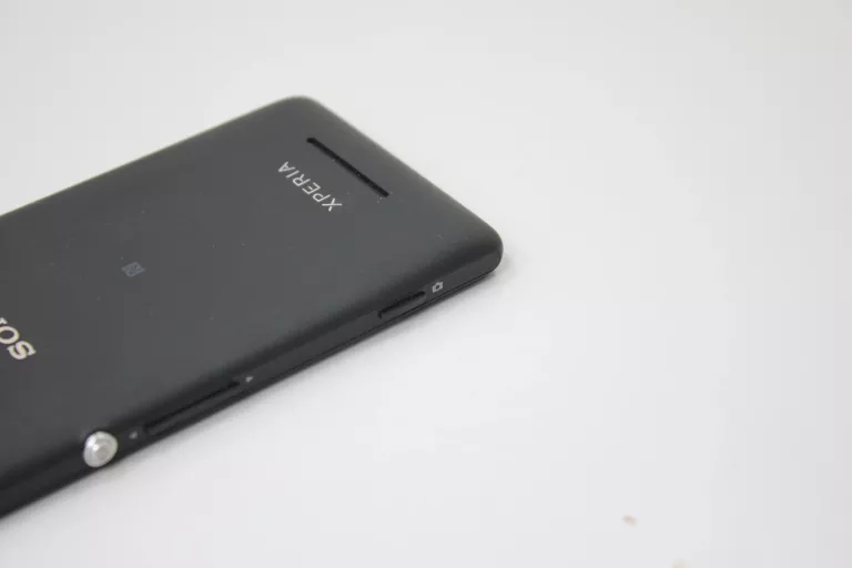 TELEFON SONY XPERIA M C1905