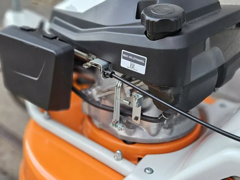 kosiarka-spalinowa-stihl-rm-3-rt-z-napedem-mulczowanie-pojemnosc-kosza-1