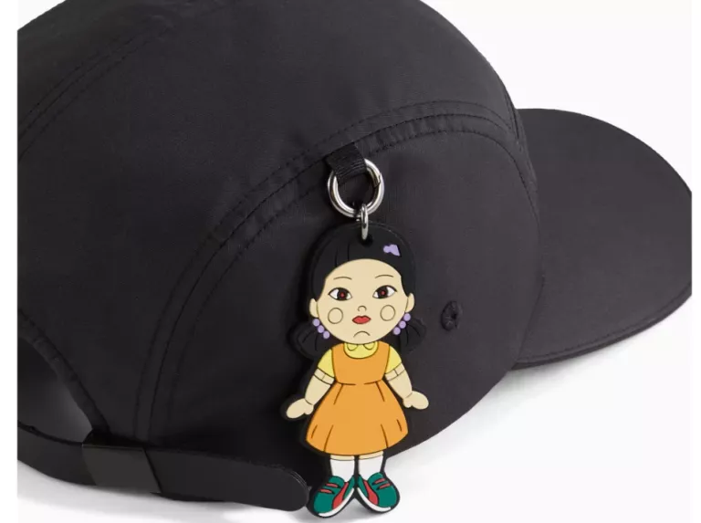 CZAPKA Z PŁASKIM DASZKIEM PUMA × SQUID GAME CZARNA