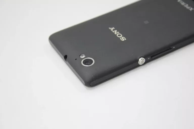 TELEFON SONY XPERIA M C1905