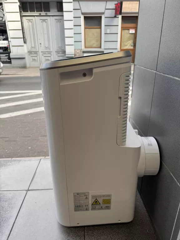 KLIMATYZATOR PRZENOŚNY ELECTROLUX EXP34U338HW/ BR. PILOTA