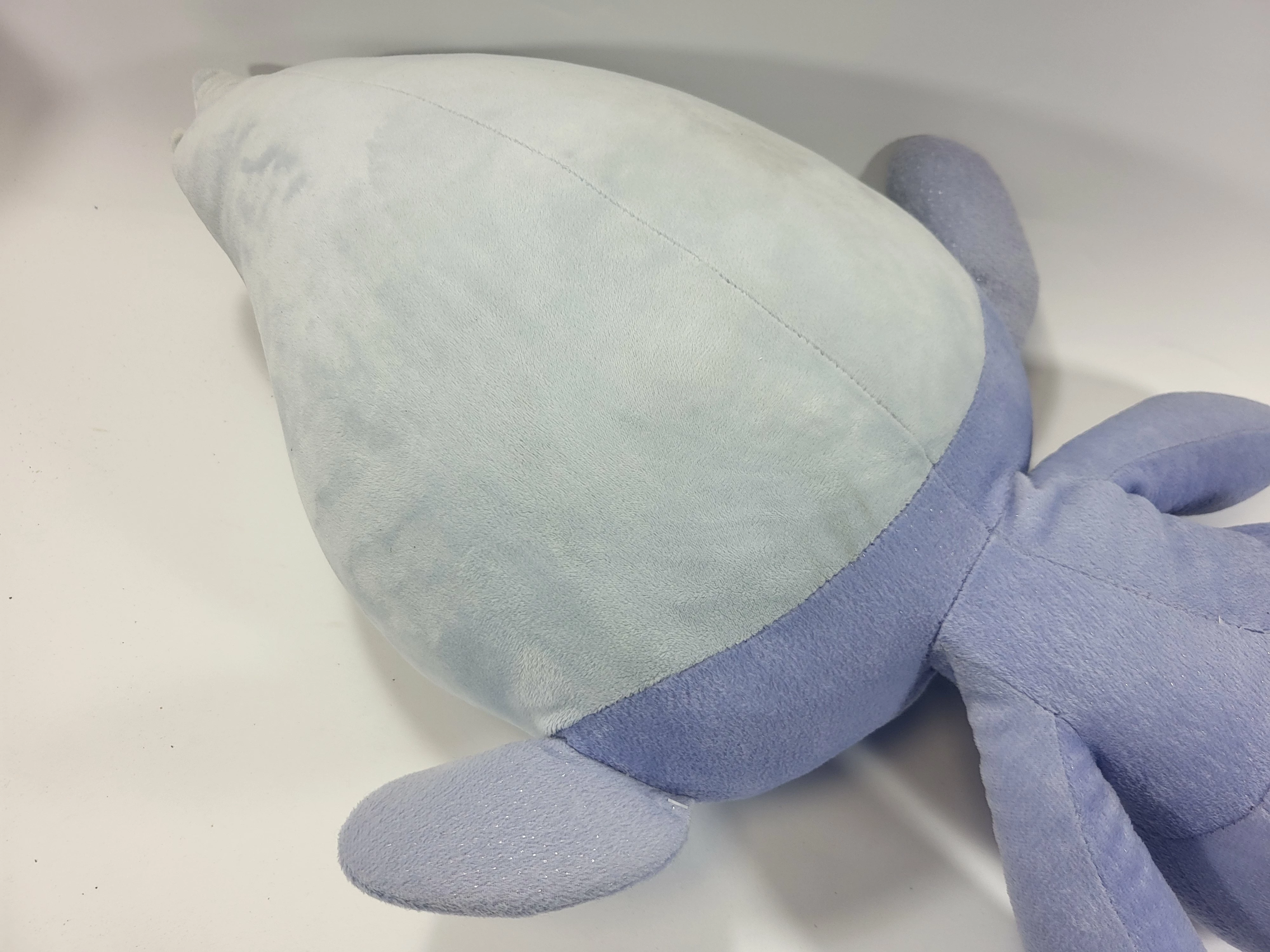 duza-pluszowa-zabawka-trolls-niebieska-85-cm-material-18136-2