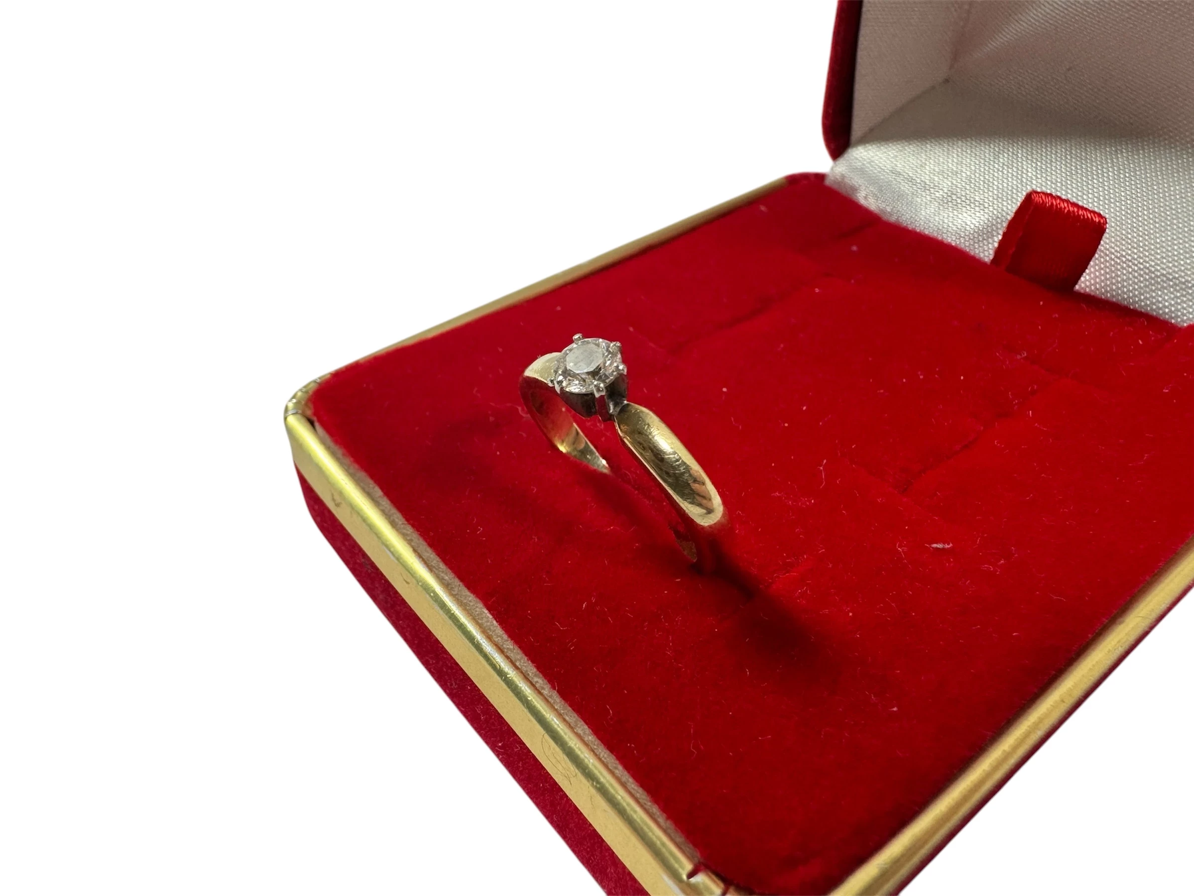 klasyczny-zloty-pierscionek-proby-333-24g-13-marka-226434-985953