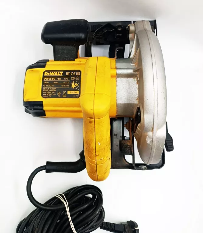 PILARKA TARCZOWA DEWALT DWE550