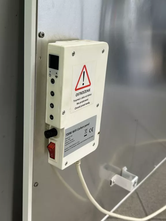 PANEL GRZEWCZY ELEKTRYCZNY NA PODCZERWIEŃ GRZEJNIK CARBON 720 WIFI