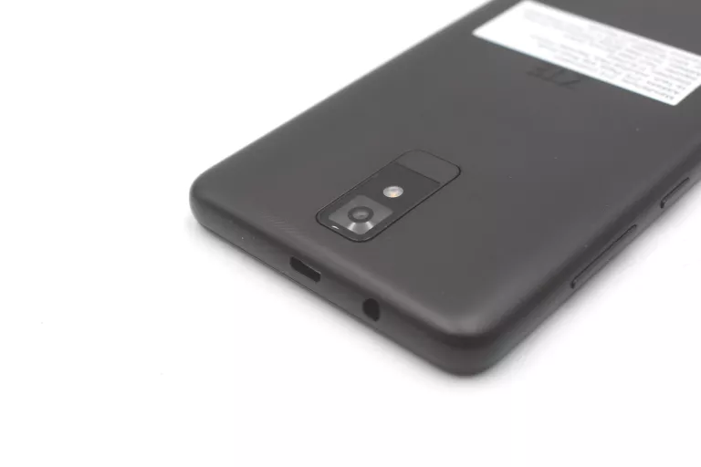 SMARTFON ZTE BLADE 2 GB / 32 GB 4G (LTE) CZARNY