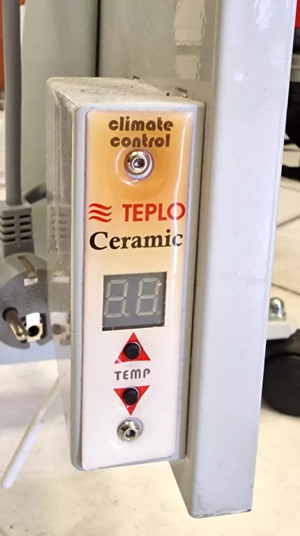 GRZEJNIK CERAMICZNY Z WBUDOWANYM TERMOSTATEM TCM-RA 750 / 750W