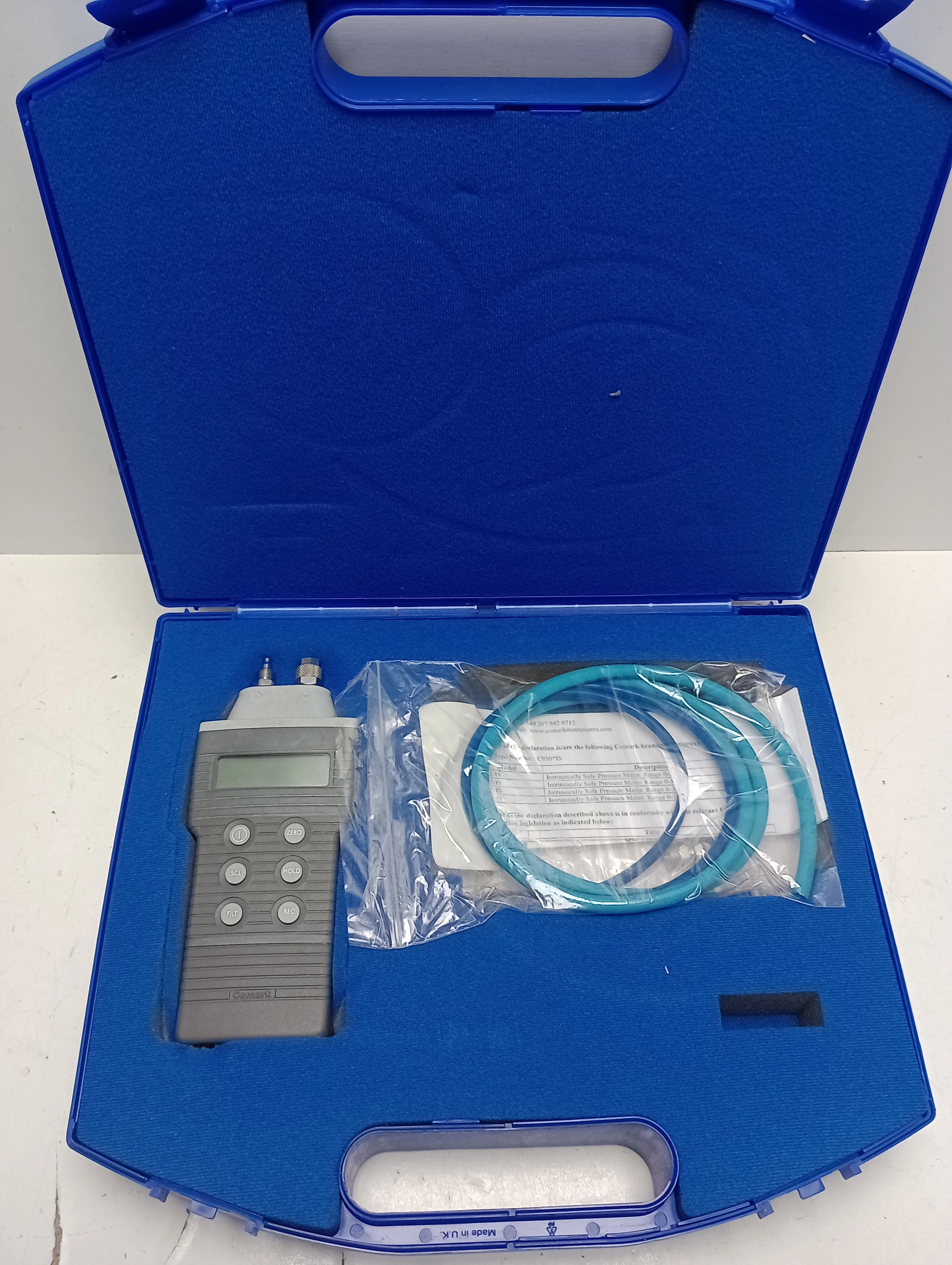 miernik-roznicy-cisnien-c950515-comark-w-walizce-ean-gtin-5907316257362