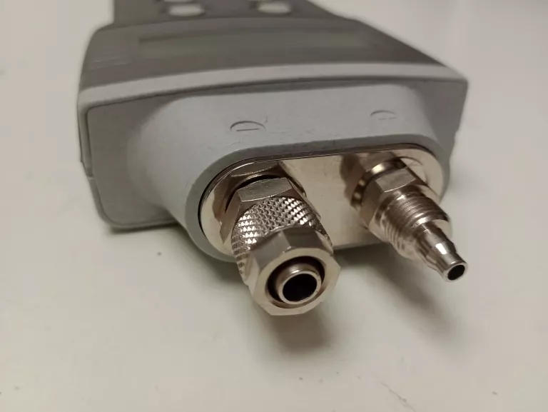 miernik-roznicy-cisnien-c950515-comark-w-walizce-kod-producenta-106711055