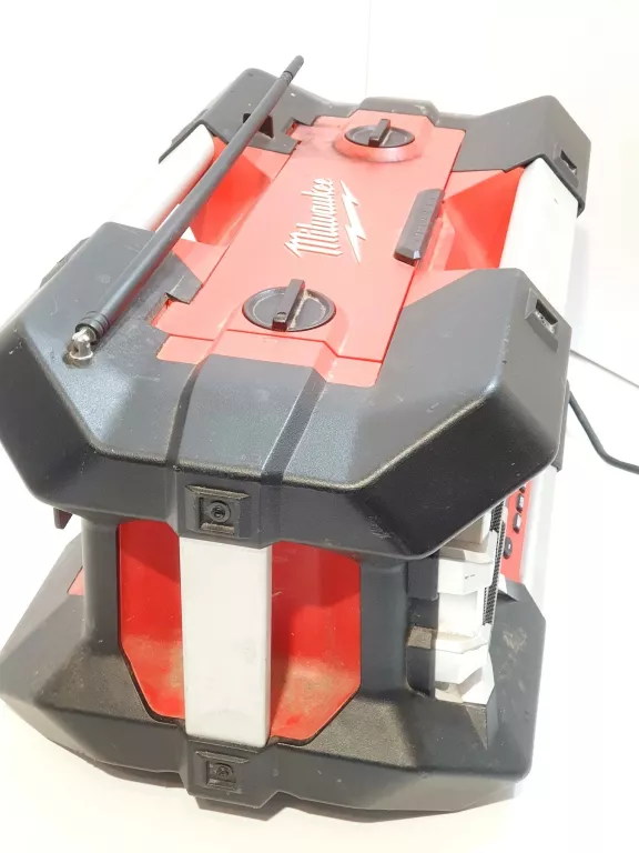RADIO BUDOWLANE MILWAUKEE C12-28 DCR