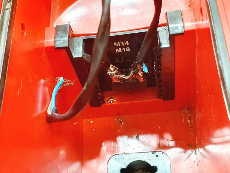 RADIO BUDOWLANE MILWAUKEE C12-28 DCR