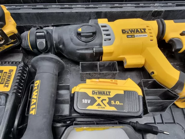 MŁOTOWIERTARKA DEWALT DCH263 DEWALT DCD796 WKRĘTARKA UDAROWA