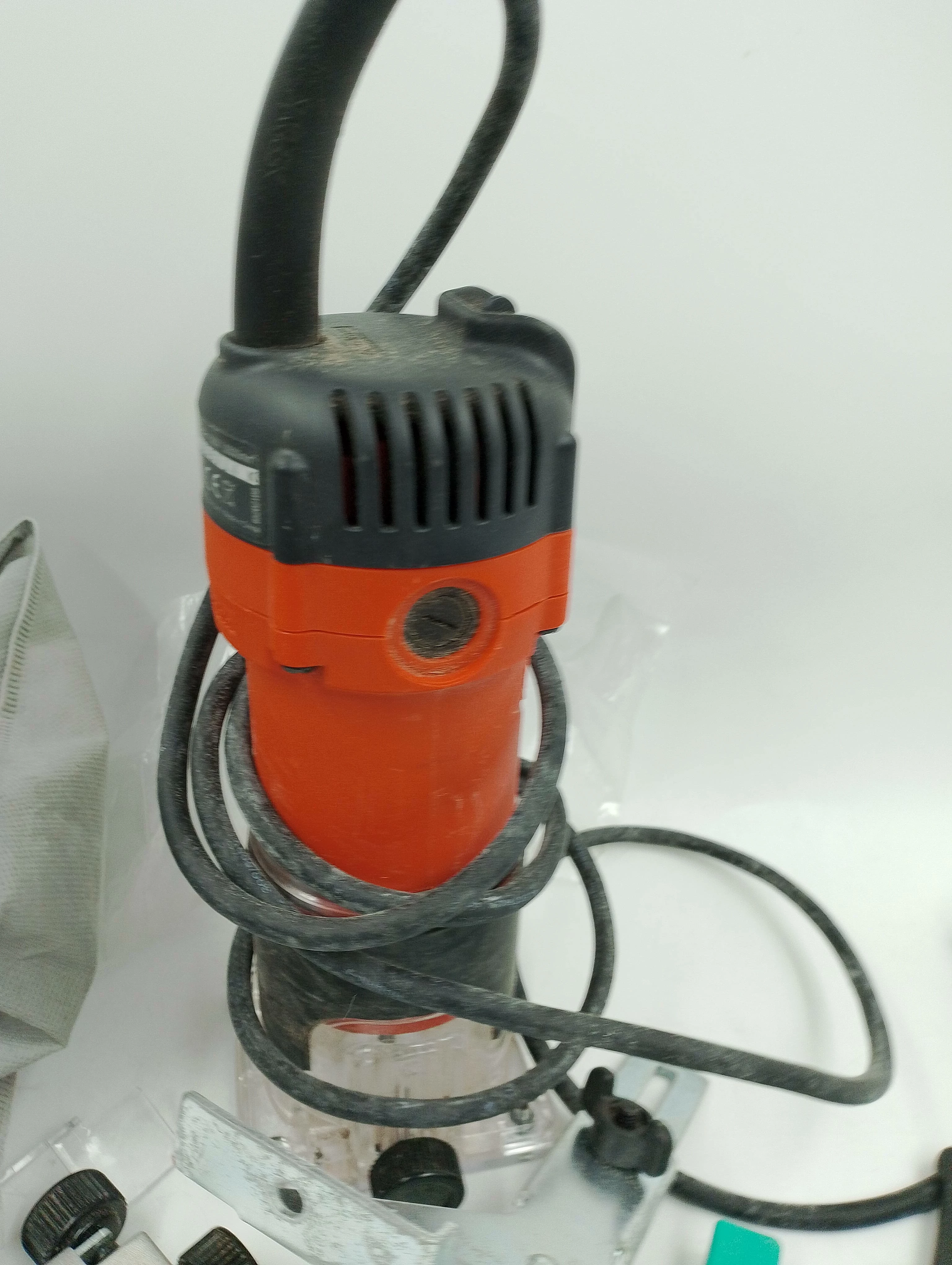 frezarka-krawedziowa-jednoreczna-makita-mt-m3700-rodzaj-frezarki-25452-2