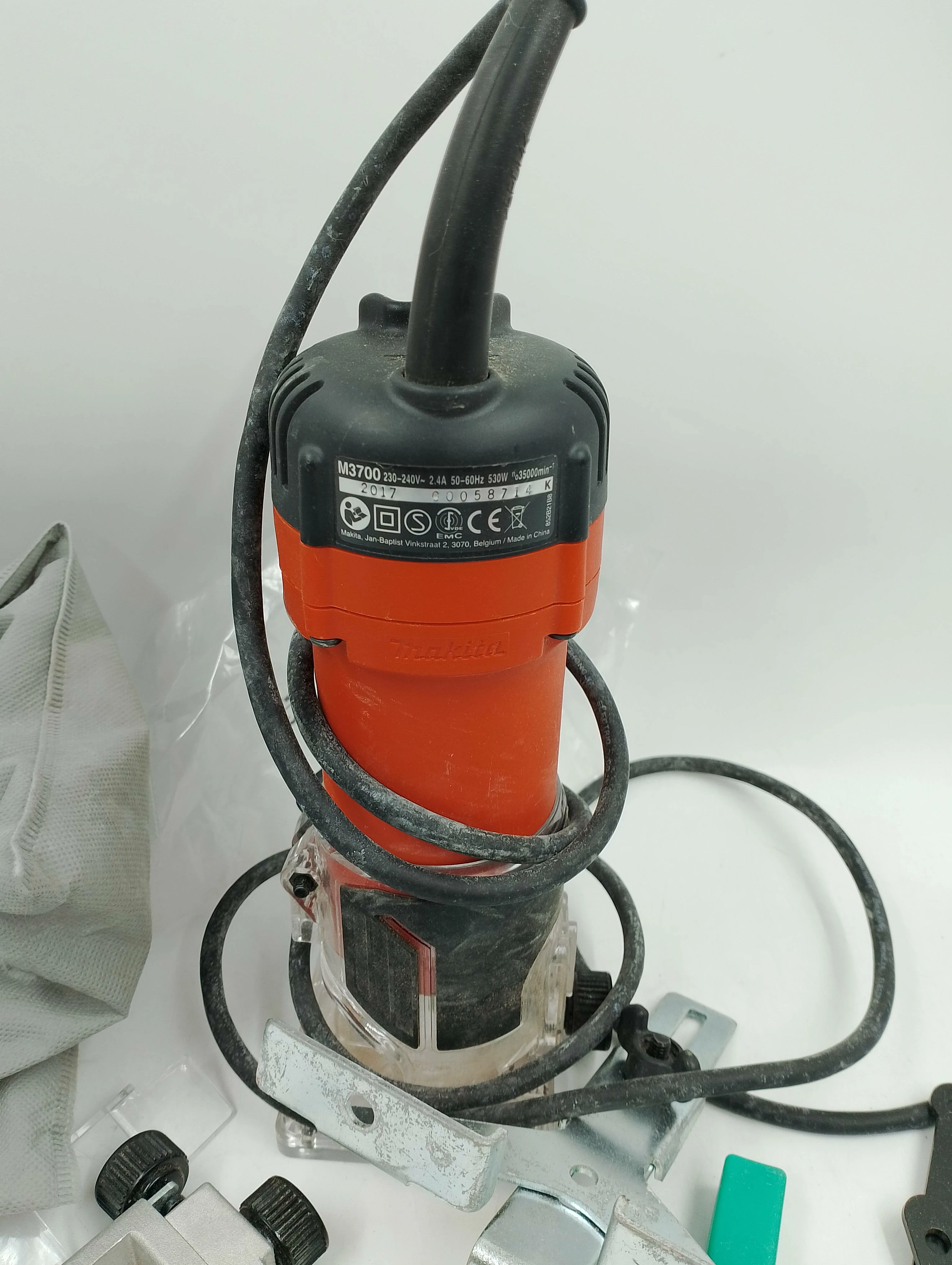 frezarka-krawedziowa-jednoreczna-makita-mt-m3700-stan-11323-2