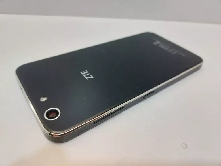 SMARTFON ZTE BLADE A506 1/8GB 5.2" CZARNY