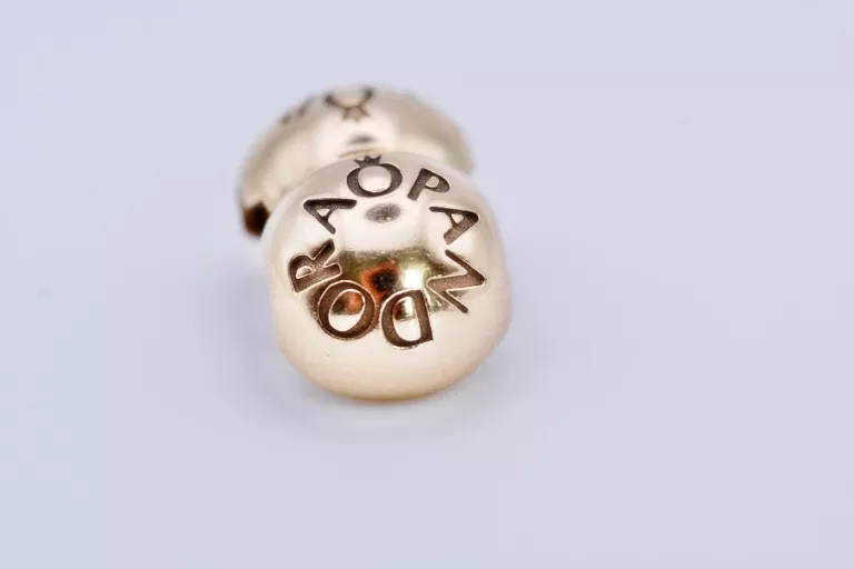 ORYGINALNY CHARMS PANDORA KLIPS SIGNATURE LOGO 7501015 585 3,27G