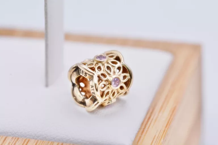 ORYGINALNY CHARMS PANDORA RÓŻOWA FREZJA Z SZAFIRAMI 750803PSA 585 2,91G