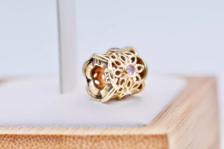 ORYGINALNY CHARMS PANDORA RÓŻOWA FREZJA Z SZAFIRAMI 750803PSA 585 2,91G
