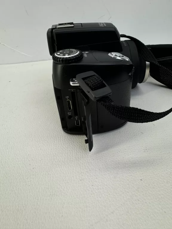 APARAT CYFROWY POLO D7100
