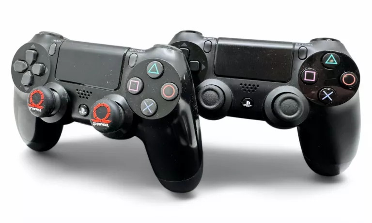 KONSOLA SONY PLAYSTATION 4 SLIM 1TB Z DWOMA PADAMI