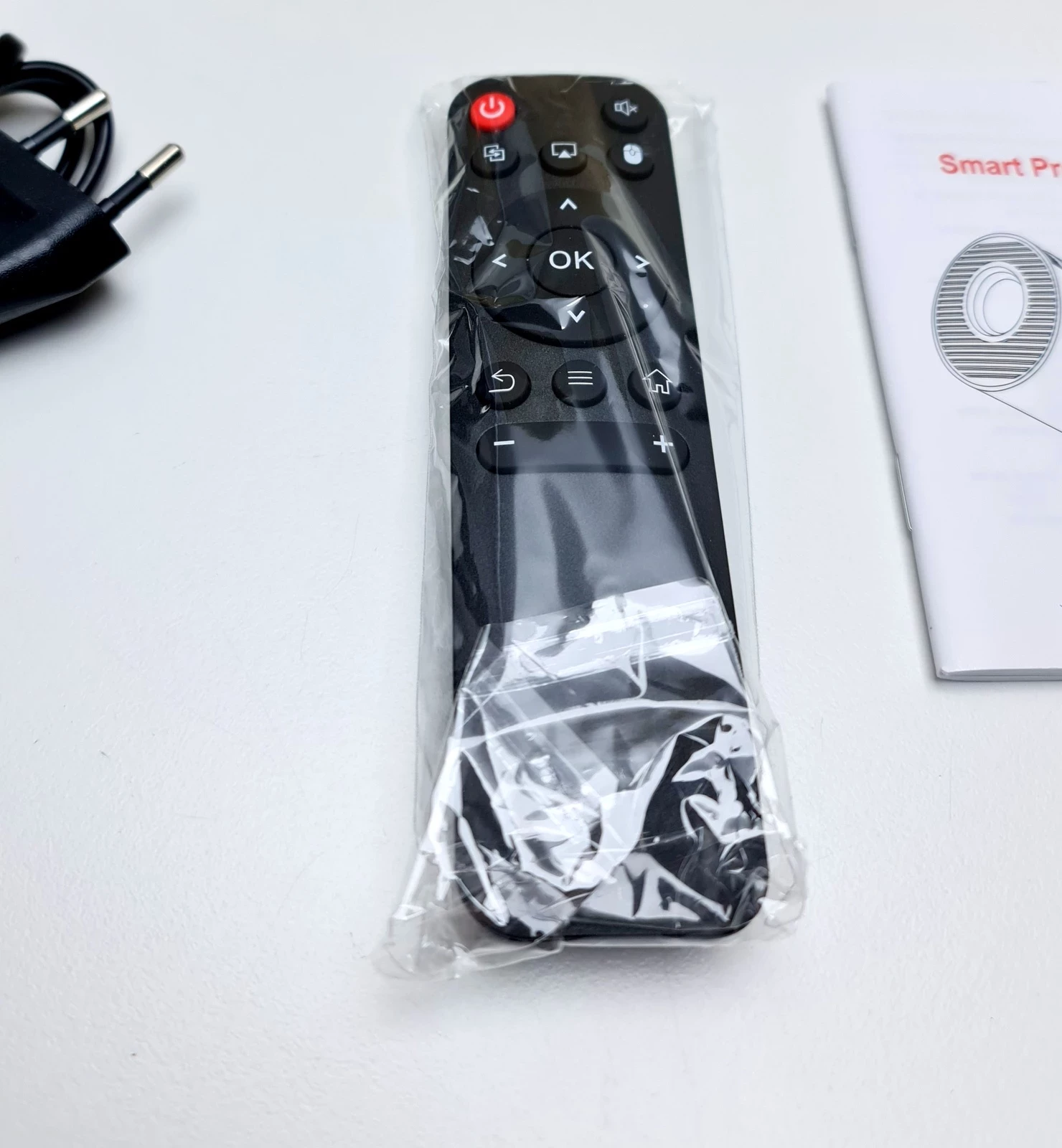 projektor-tubowy-4k-android-11-wifi-ean-gtin-0123456789