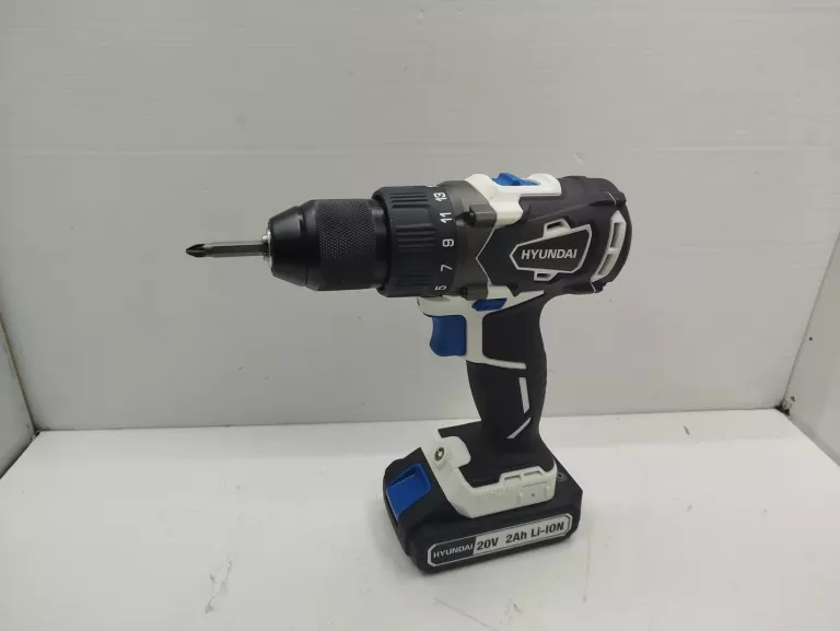 WKRĘTARKA HYUNDAI HPVB20VSP-2B2A ZESTAW DWA AKU 20V+ŁA +WALIZKA