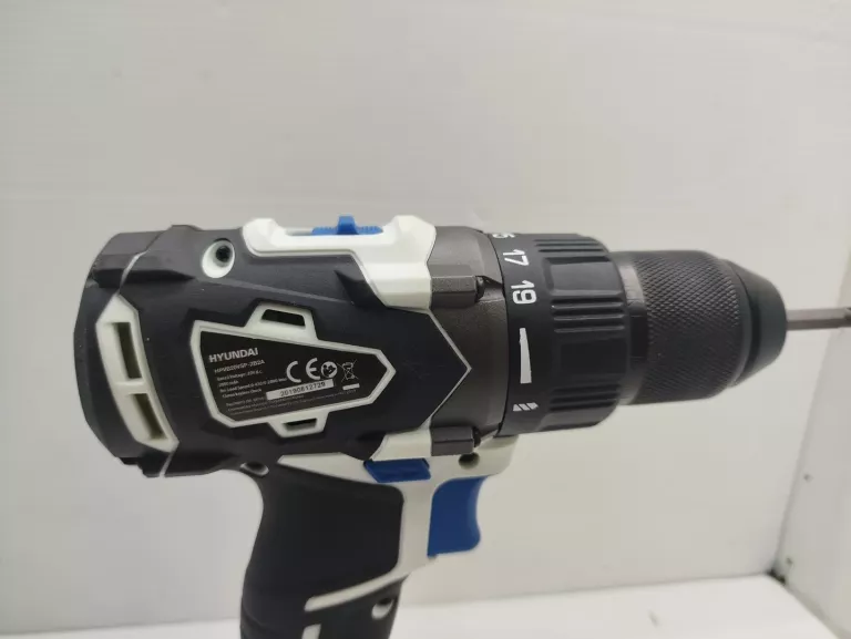 WKRĘTARKA HYUNDAI HPVB20VSP-2B2A ZESTAW DWA AKU 20V+ŁA +WALIZKA