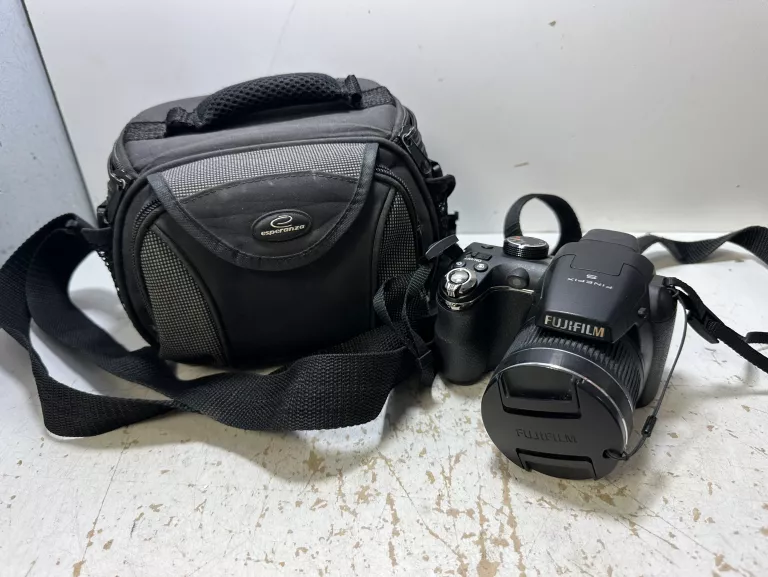 APARAT CYFROWY FUJIFILM FINEPIX S3400 + ETUI