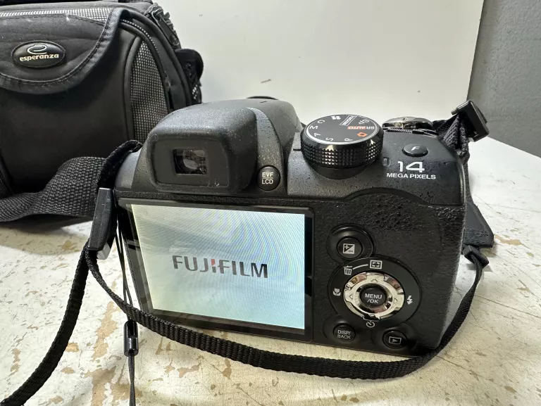 APARAT CYFROWY FUJIFILM FINEPIX S3400 + ETUI